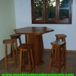 Banquetas de madera para barra o desayunador