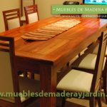 Mesa y Sillas de Cedro