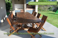 Sillas y Mesas de Madera
