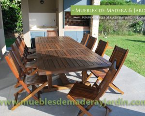 Sillas y Mesas de Madera