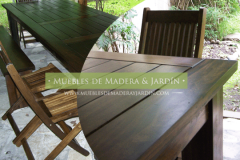 Decoracion con Mesas Sillas y Bancos